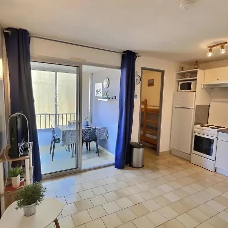 Apartment Dans Avec Piscine A 100 M De La Plage. Valras-Plage