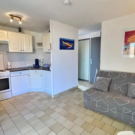 Apartment Dans Avec Piscine A 100 M De La Plage. Valras-Plage